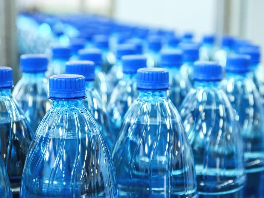 Çevre için plastik şişedeki su, musluk suyundan 3 bin 500 kat daha zararlı
