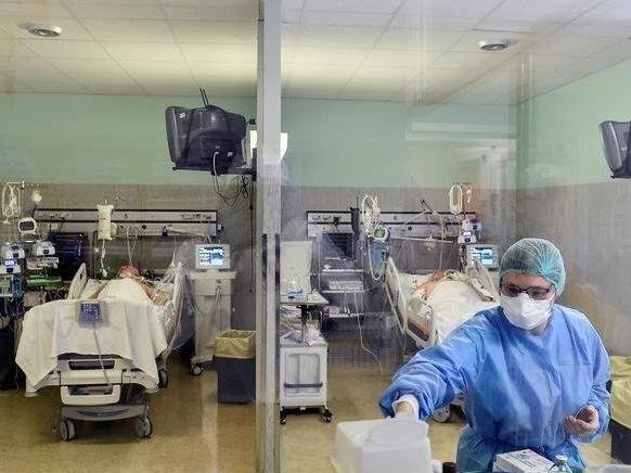 İtalya'da son 24 saatte 6 bin 599 yeni vaka