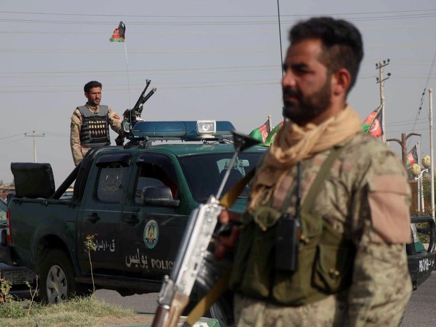 Afganistan'da korkutan ilerleme sürüyor: İlk başkent düştü