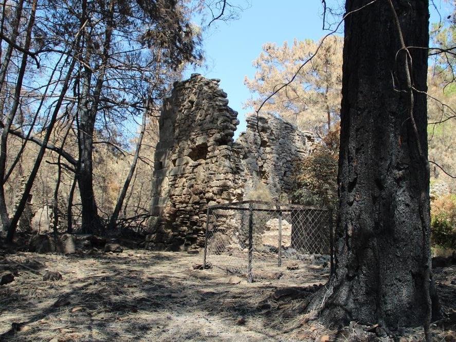Orman yangınları Lyrbe Antik Kenti'ne de zarar verdi