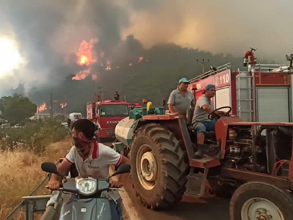 Korkutan yangınlar sonrası 38 bin 715 kişi tahliye edildi
