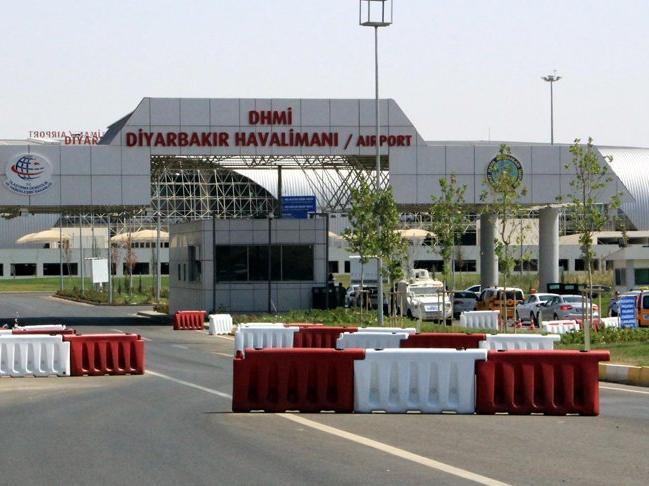 Iğdır-Ankara seferini yapan 110 yolculu uçak acil iniş yaptı