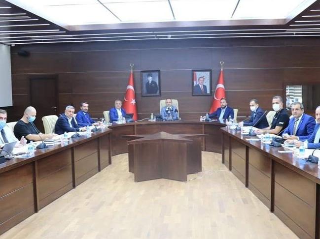 CHP ve İYİ Parti'den valinin başkanlığında düzenlenen deprem toplantısına tepki