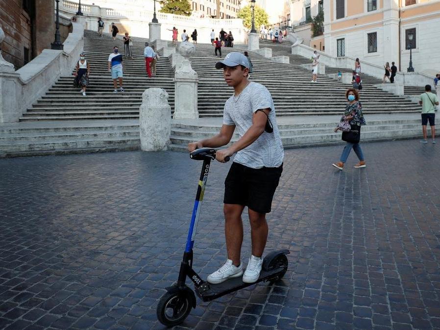 İtalyan parlamentosu e-scooter terörünü bastırmak için harekete geçti