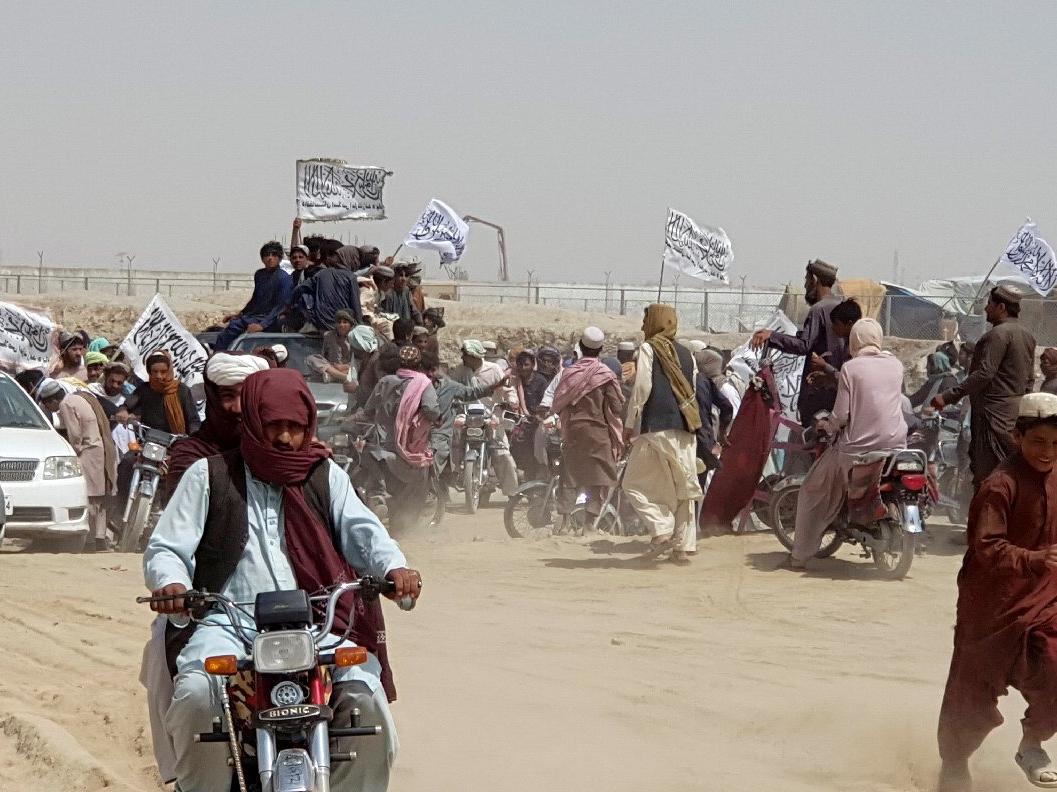Taliban ilerliyor: 10'uncu vilayeti de ele geçirdi