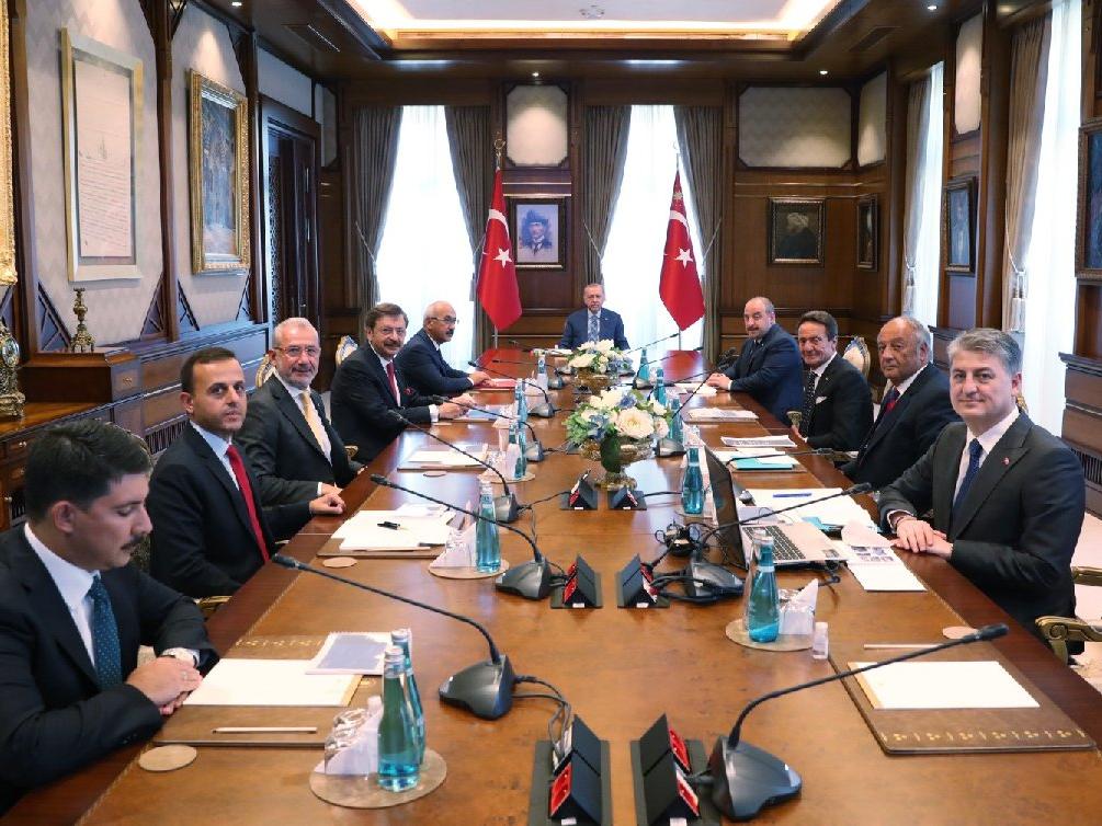 Cumhurbaşkanı Erdoğan, TOGG Yönetim Kurulu üyeleriyle buluştu