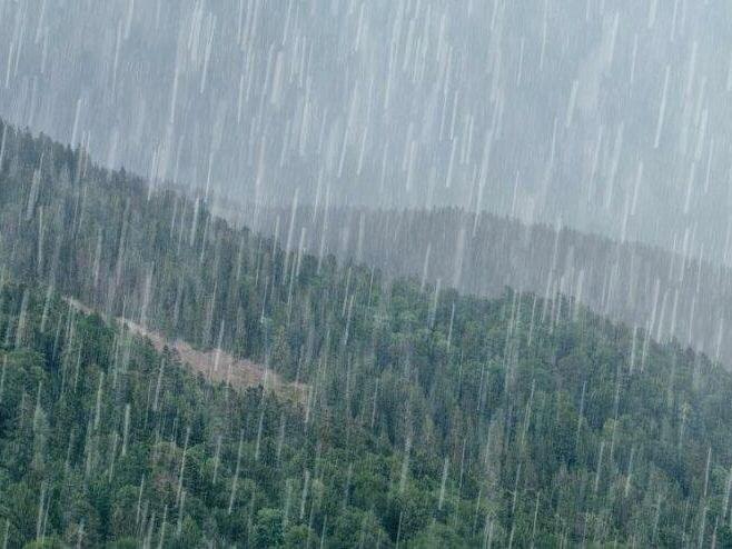 Meteoroloji'den Trabzon, Rize ve Artvin için aşırı yağış uyarısı