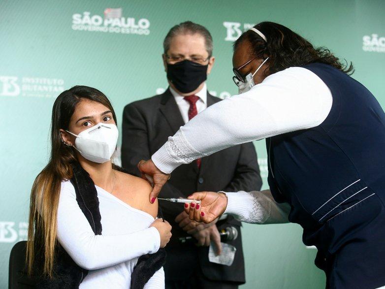 Ülkeler corona virüsü aşılarını karıştırmaya başladı
