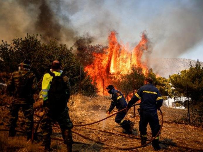 Fransa'da orman yangınları: Birçok yol kapatılıp 7 bin kişi tahliye edildi