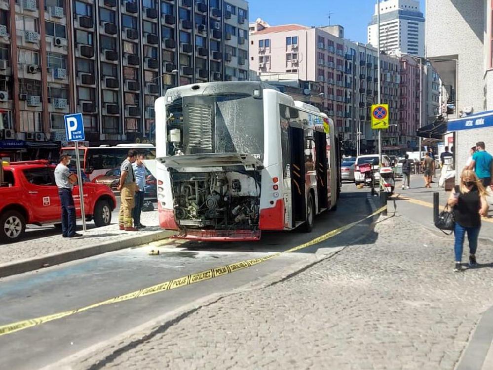 Belediye otobüsünde yangın