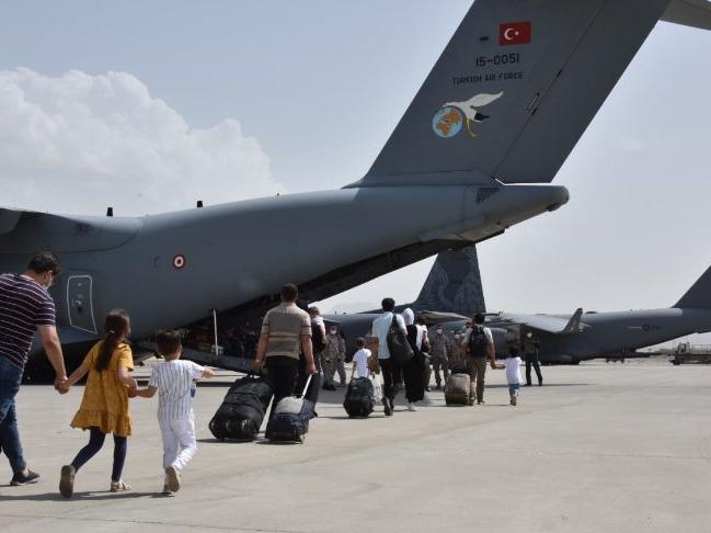 Kabil'den İslamabad'a götürülen 200 Türk, THY uçağıyla İstanbul'a getirilecek