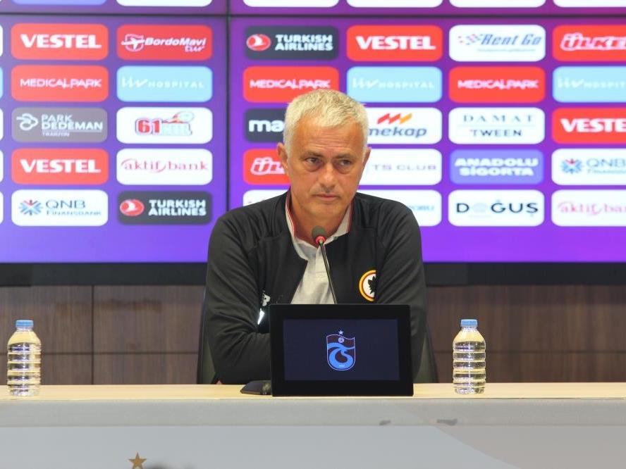 Jose Mourinho'dan Trabzonspor yorumu: 'Konferans Ligi maçına benzemiyor'