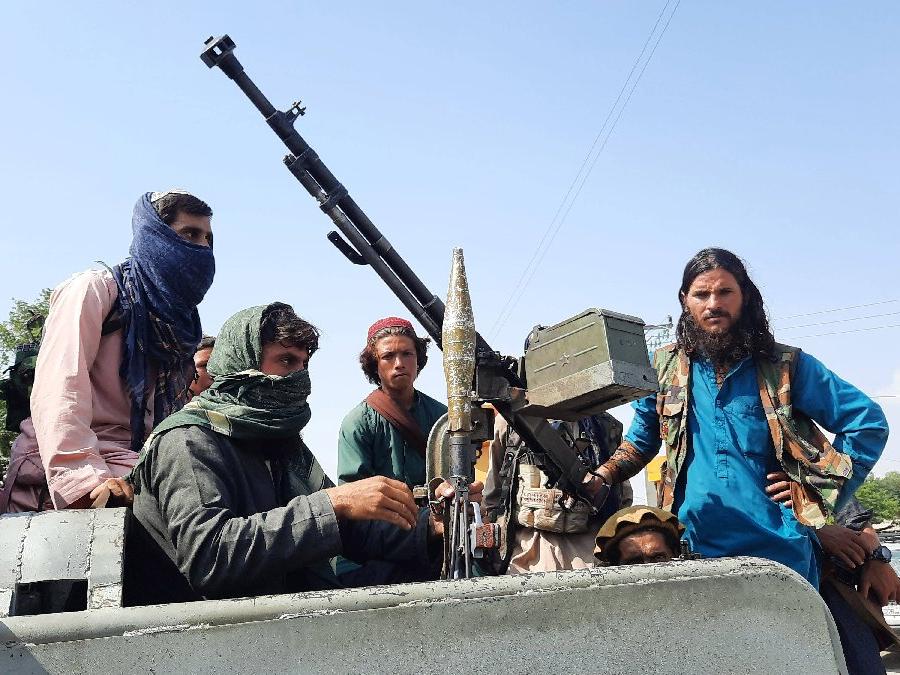 Korkutan iddia: Taliban, Amerikalıların tüm silahlarını ele geçirdi