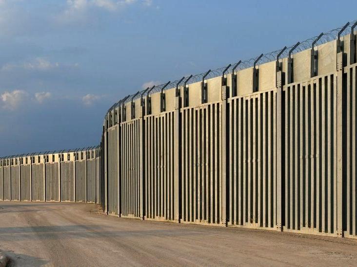 Yunanistan'dan Türkiye sınırına 40 km'lik çelik duvar