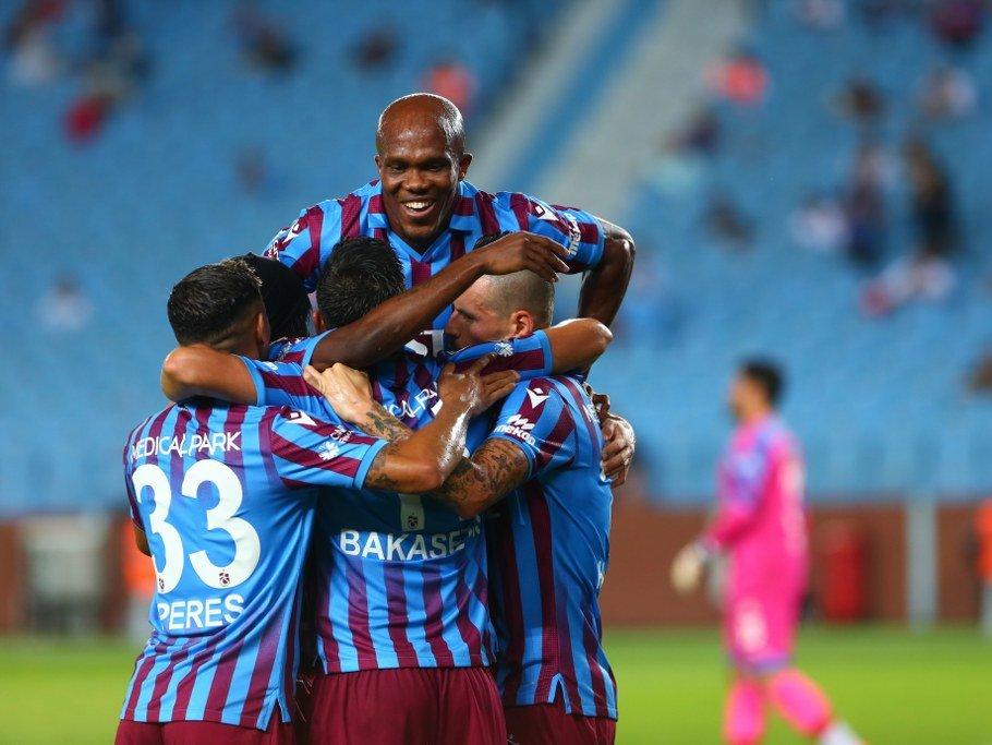 Trabzonspor, Sivasspor'u tempolu maçta 2-1 mağlup etti