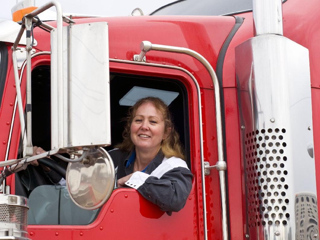 ABD'de kamyoncu sorununa 'kadın istihdamı' çözümü