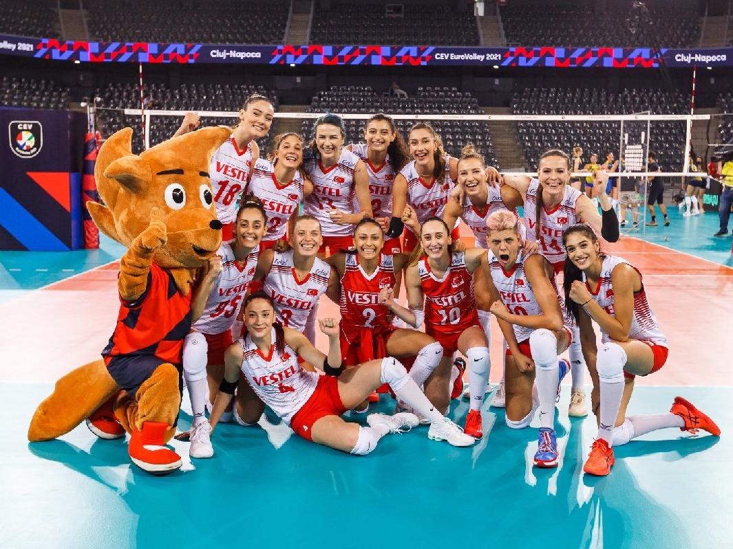 Türkiye Hollanda'yı da dağıttı ve 5'te 5'le grubu lider tamamladı (2021 CEV Kadınlar Avrupa Şampiyonası)