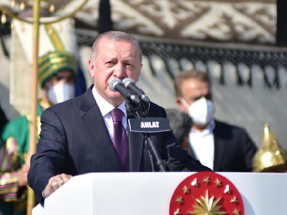 Erdoğan: Yokluk mücadelesi veren bir ülkeden dünyada söz sahibi bir ülkeye dönüştük
