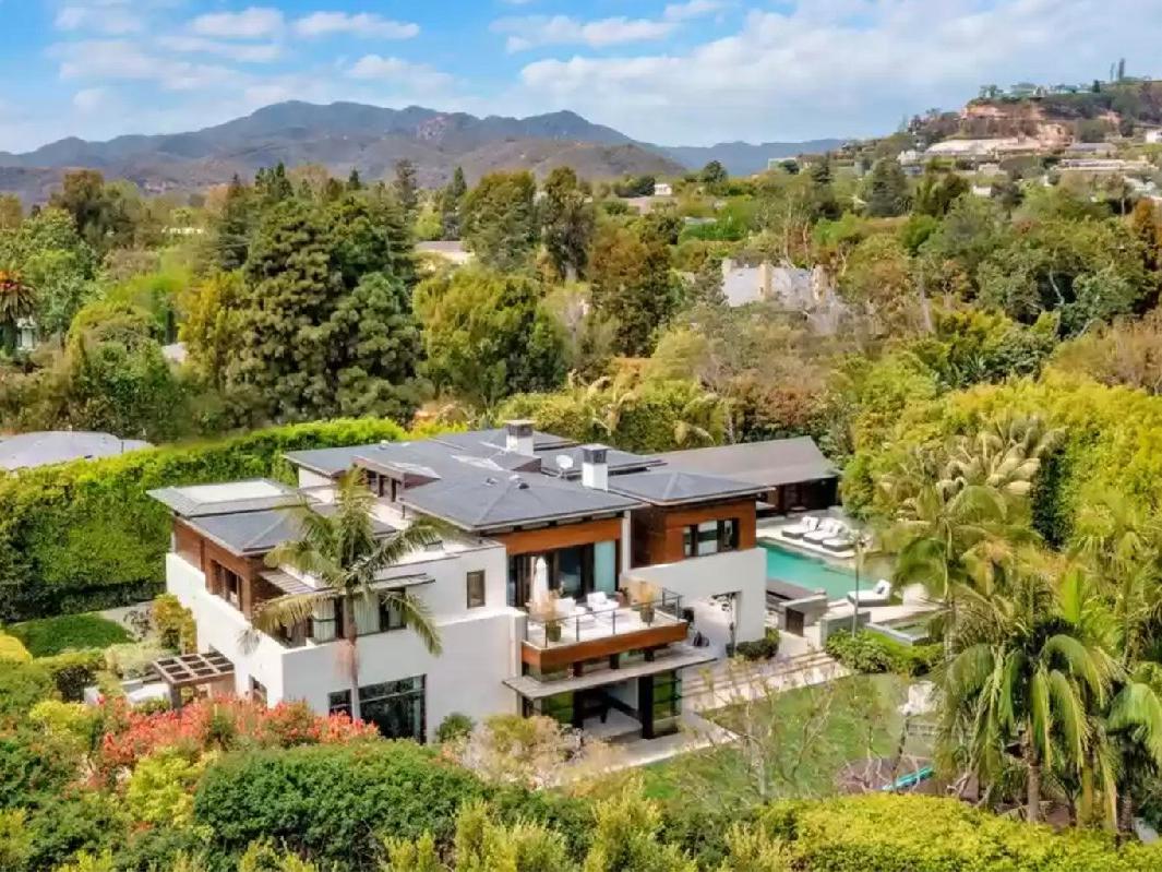 Matt Damon, evini satamayınca 3,1 milyon dolarlık indirim yaptı
