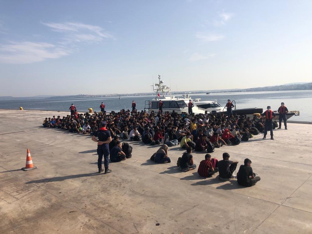 Çanakkale Boğazı'nda 204 kaçak göçmen yakalandı