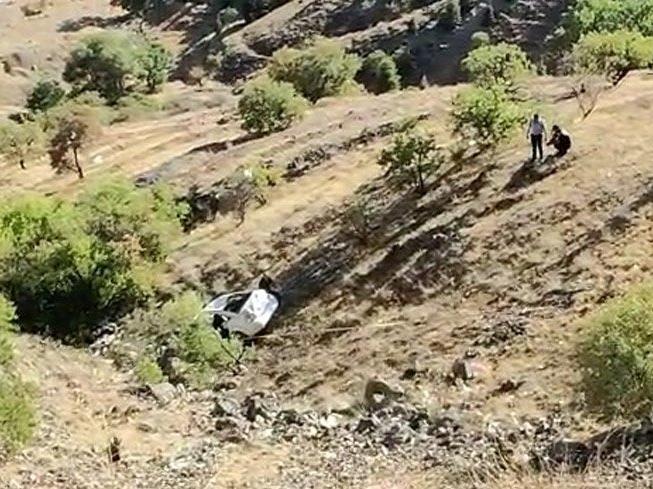 Elazığ’da otomobil 150 metreden aşağı yuvarlandı