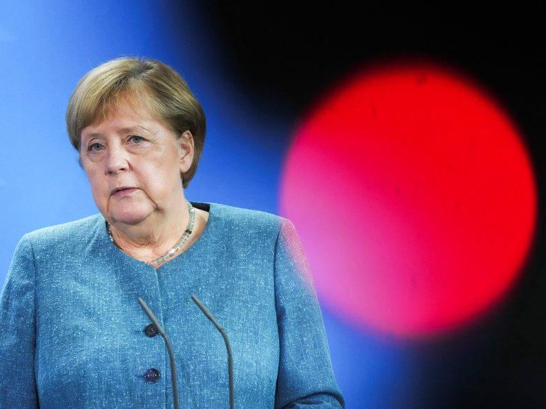 Merkel giderayak bombaladı: Sosyal Demokratlar'ı eleştirdi