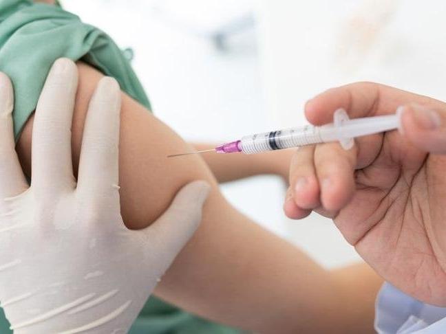 'Aşılarını yaptıranlarda hastaneye gitme oranı yüzde 93 azalıyor'