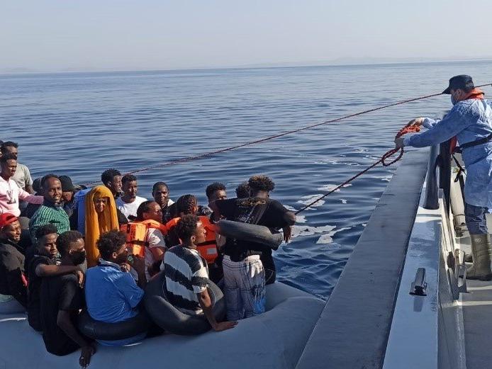 Ege'de Göçmen hareketliliği... 490 düzensiz göçmeni kurtarıldı