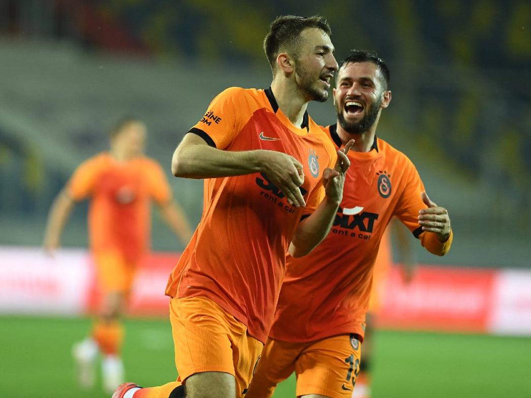 Galatasaray'ın transferini KAP'A bildirdiği Halil Dervişoğlu İstanbul'da