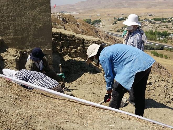 Van'da Urartuların surları yeniden inşa ediliyor