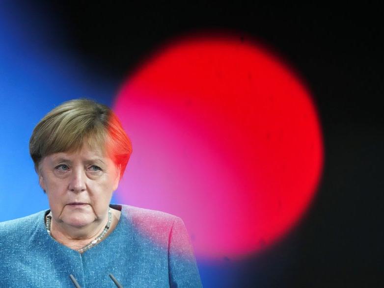 Merkel'den göçmen çıkışı: Adınız Klaus olmasa da Alman olabilirsiniz