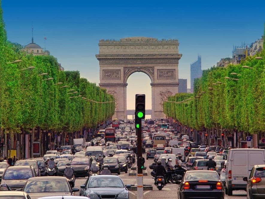 Paris'e hız sınırı getirildi: Sebebi çevre kirliliğini azaltmak