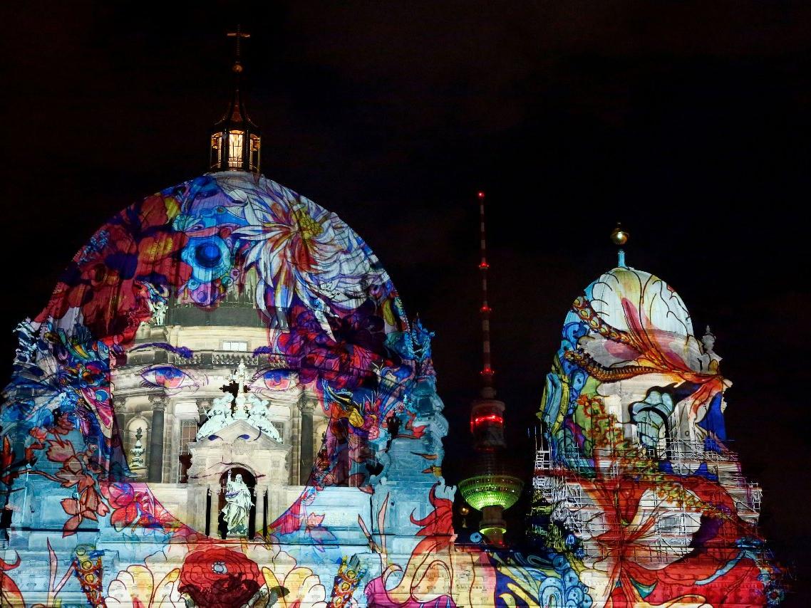 Berlin'de Işık Festivali renkli görüntülere sahne oldu