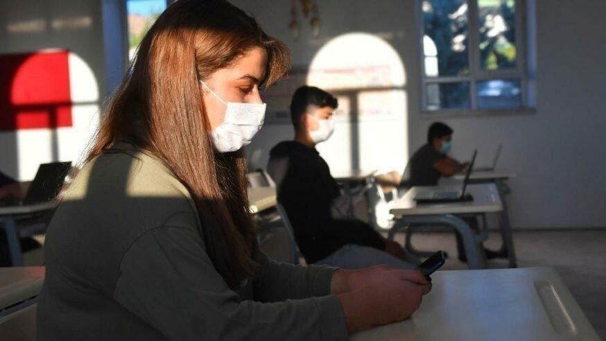 Bilim Kurulu üyesi Özkan'dan velilere 'semptom takibi' uyarısı