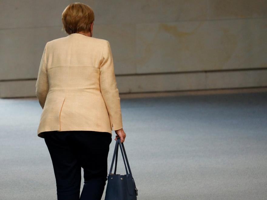 Merkel'in muhafazakar bloğu çöküyor