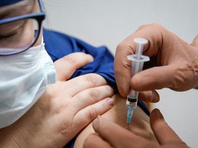 Slovakya'da corona aşısı yaşı 5’e düşürüldü