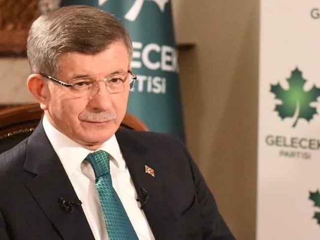 Davutoğlu, AKP'yi içindeyken neden eleştirmediği sorusunu yanıtladı