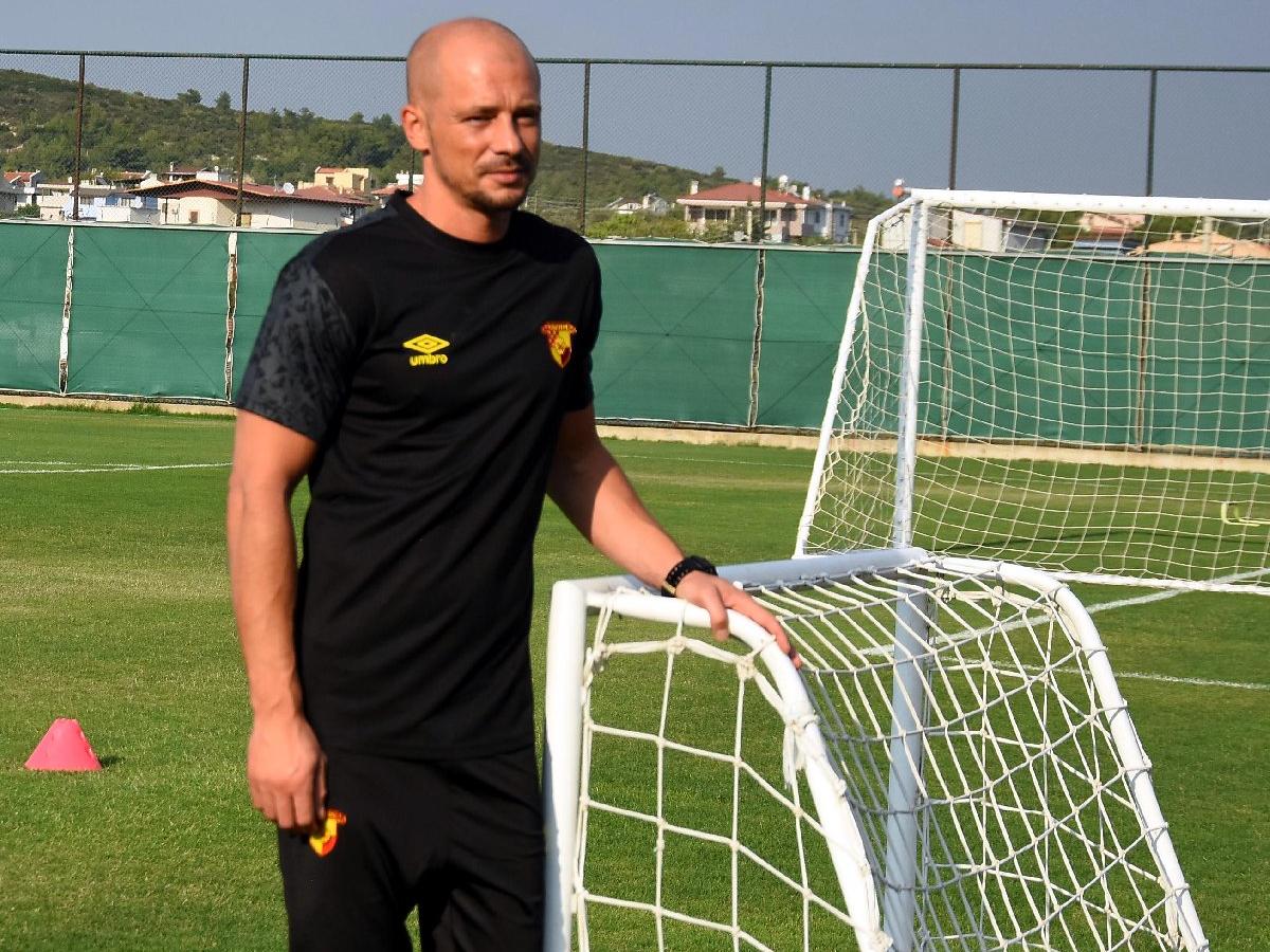 Göztepe'nin yeni hocası Nestor El Maestro: 'Yarım yıldır takip ediyorum'