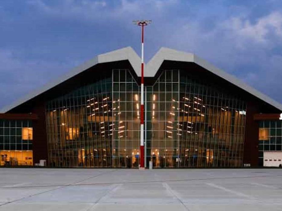 AKP, uçak inmeyen Balıkesir Havaalanı için milyonluk enerji ihalesi açtı