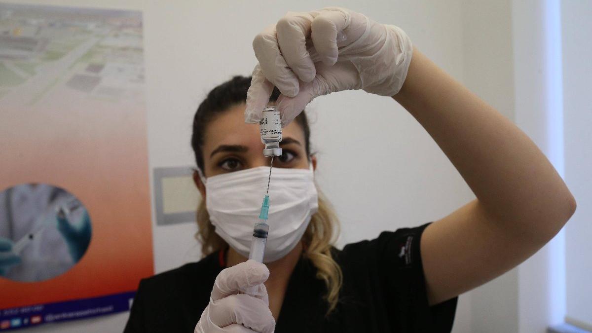 Alman mahkemesi karar verdi: Sinovac aşısı olan kadın ülkeye alınmadı