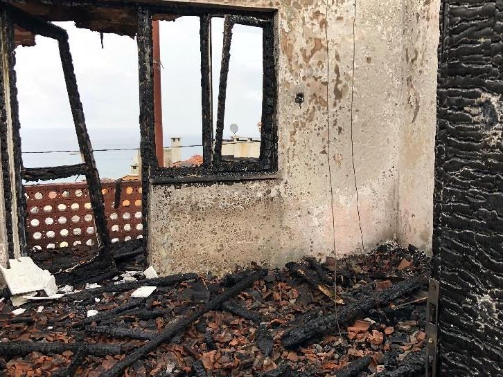 Köpeğini şikayet eden kişinin evini yaktı