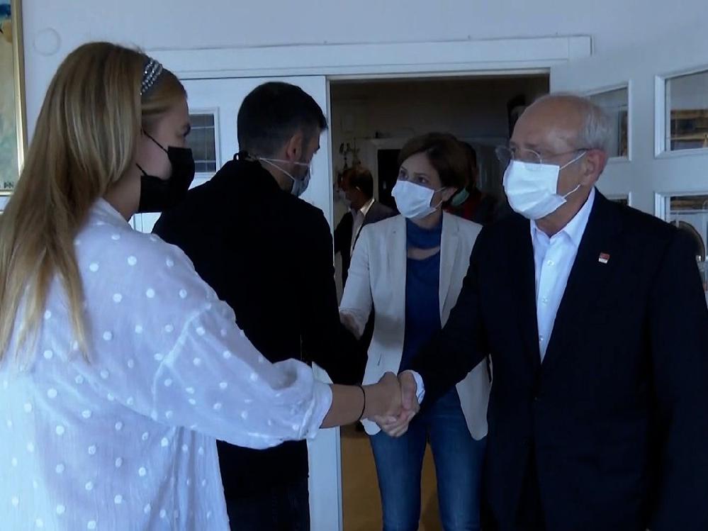 Kılıçdaroğlu'ndan Ferhan Şensoy'un ailesine taziye ziyareti
