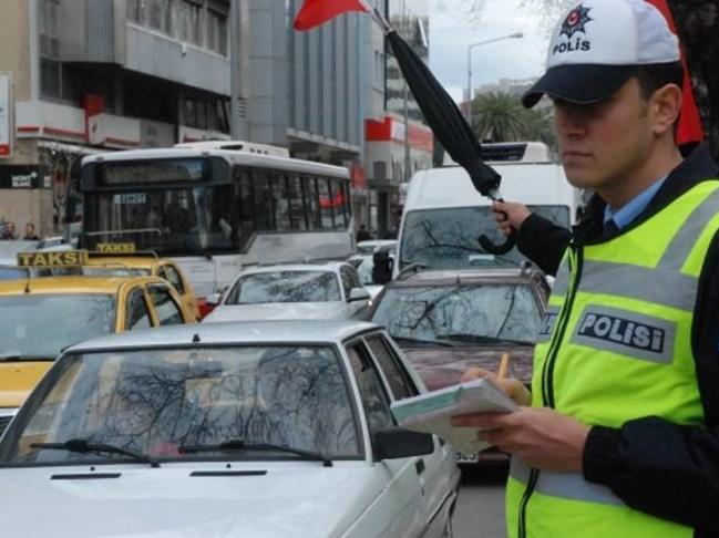 CHP'li Yılmazkaya: Emniyet ve Jandarma’ya ceza kotası getirildi, yolda hızlı yürüyene ceza kesecekler