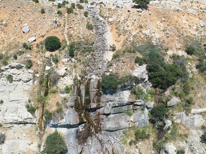 Antalya'nın Akdağ eteklerindeki Uçarsu Şelalesi kurudu