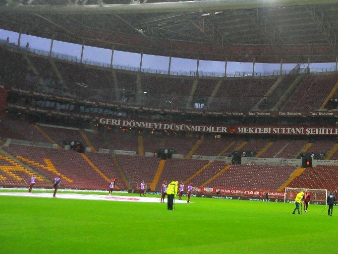 Galatasaray'da Fatih Terim'in sitem ettiği kriz çözüldü