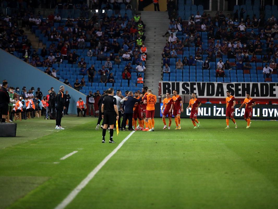Galatasaray sonunu getiremiyor! Hamleler tartışılıyor...