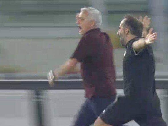 Jose Mourinho'nun çılgın sevinci! Sosyal medyayı salladı...