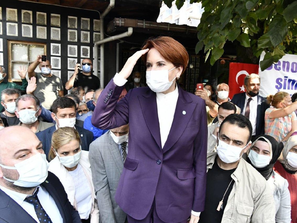 Akşener'e Trabzon'da sloganlı karşılama