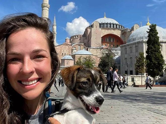 Nicolette Çekya'dan İstanbul'a yürüdü