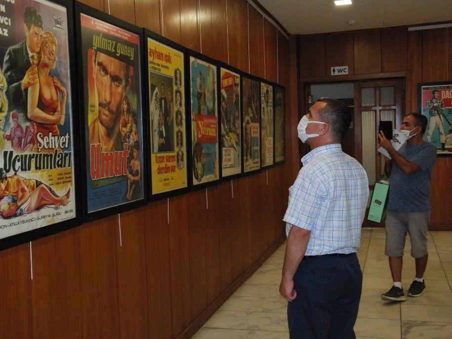 Çukurova'dan Beyaz Perdeye Film Afişleri sergisi açıldı